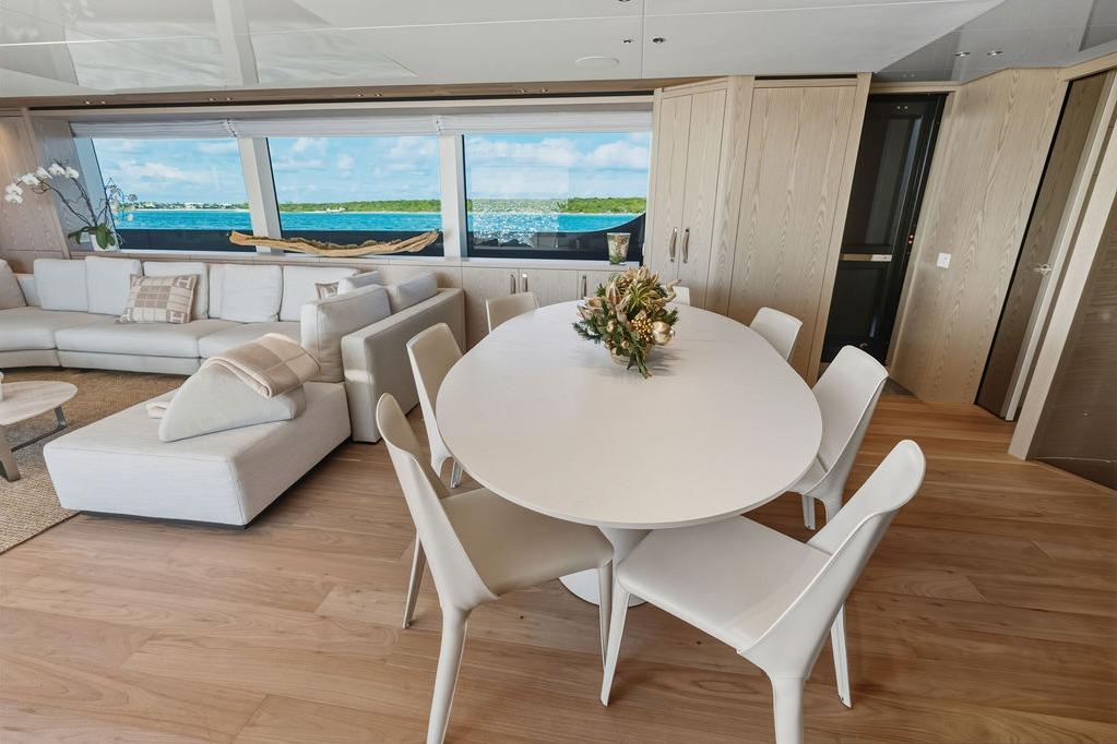 2023-sanlorenzo-sd118-power-10039024-20260112074103099-2