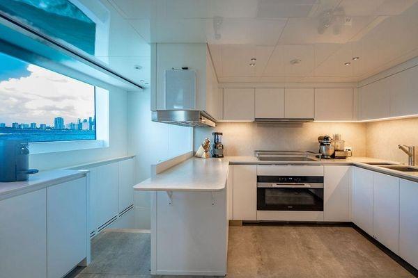 2023-sanlorenzo-sd118-power-10039024-20260112081129723-1