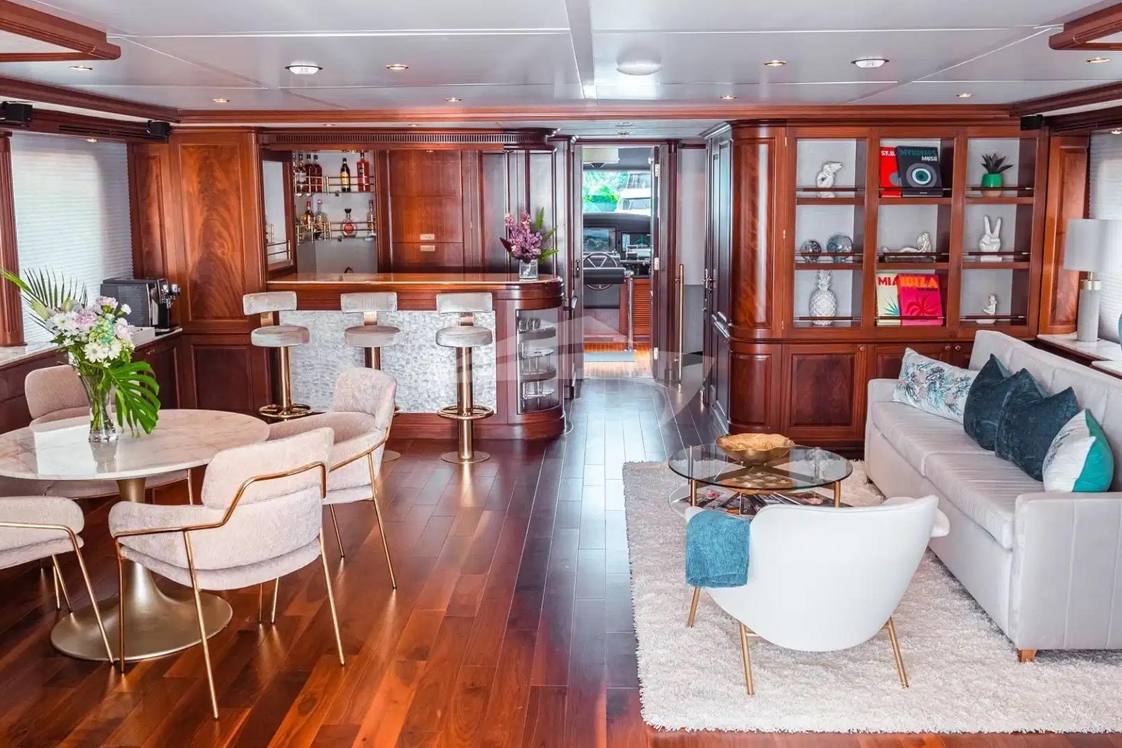 2007-benetti-120-classic-power-9976871-20251011103517838-4