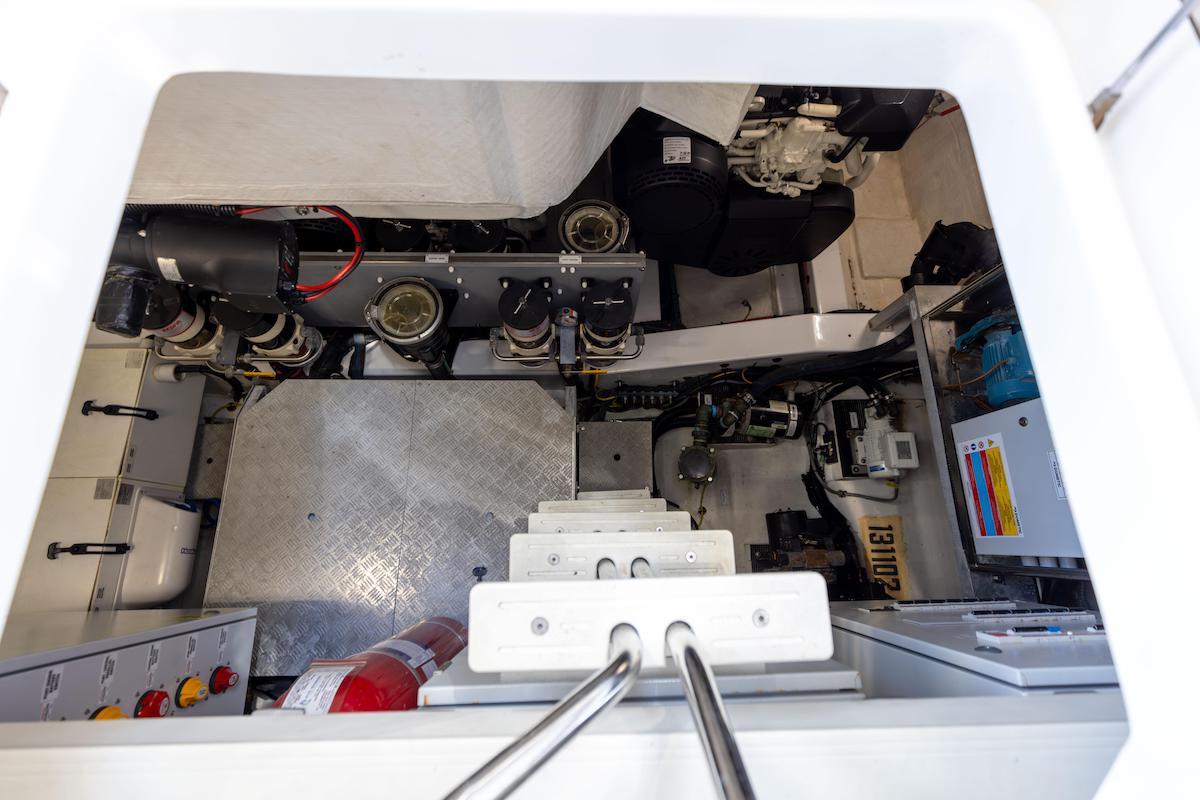 2021-azimut-s6-sportfly-power-10015313-20251122110337772-4