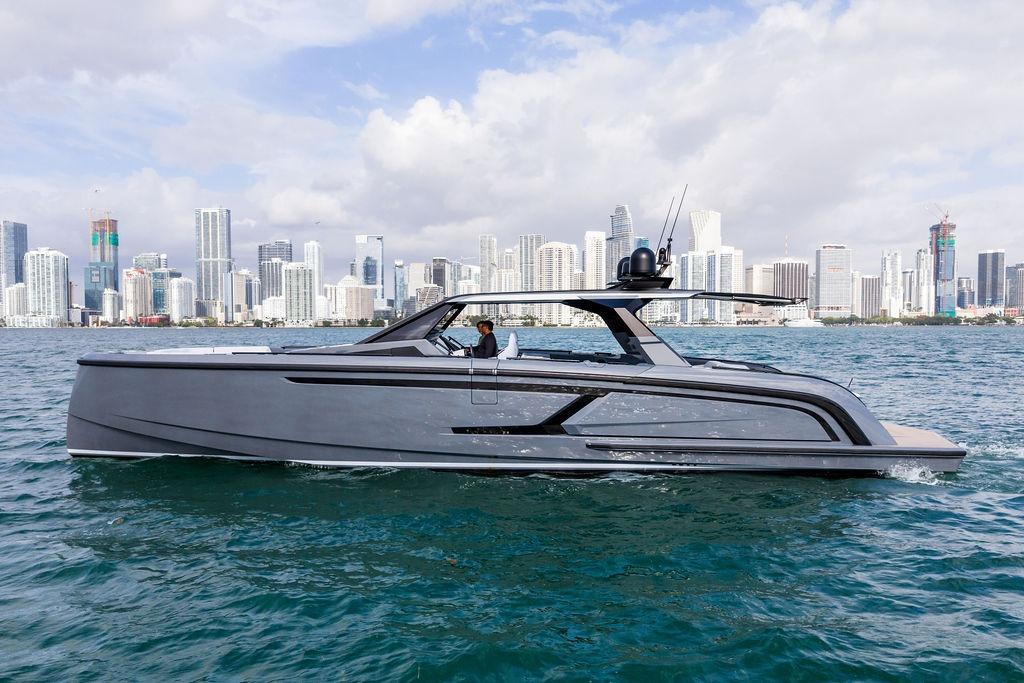 2024-vanquish-yachts-vq55-for-sale